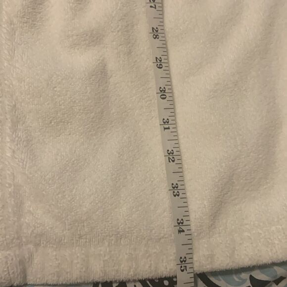 Neiman  Marcus plush short  robe  preloved ❤️size M EUC - Picture 13 of 13